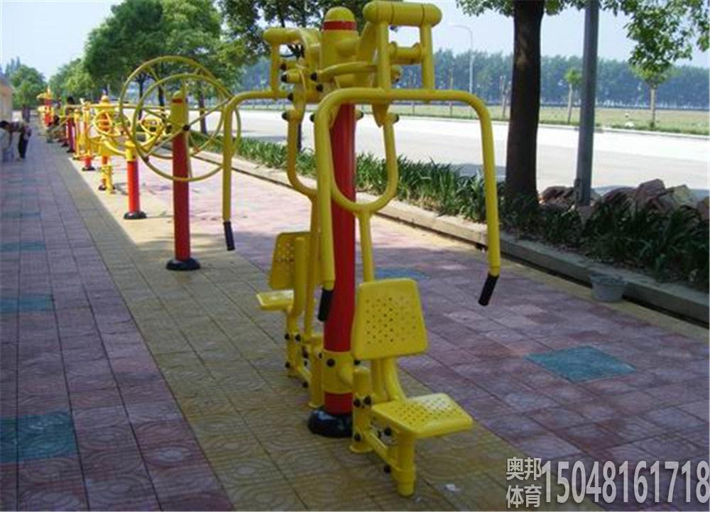 小区健身器材