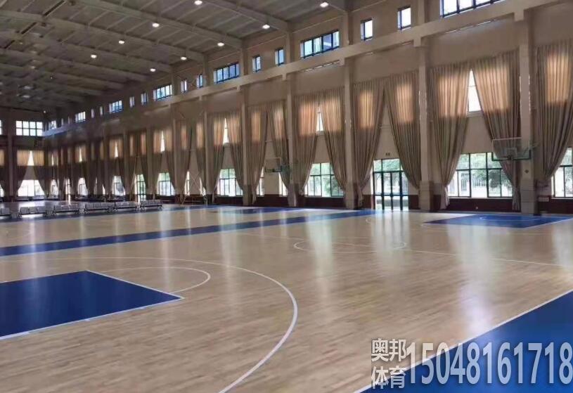 包头体育场地铺设