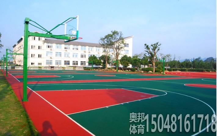 包头体育场地铺设