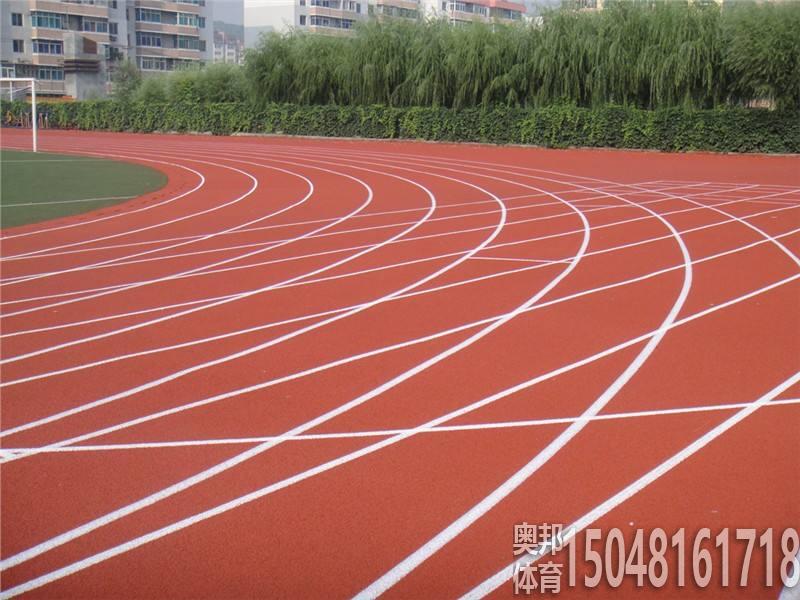 包头体育场地铺设